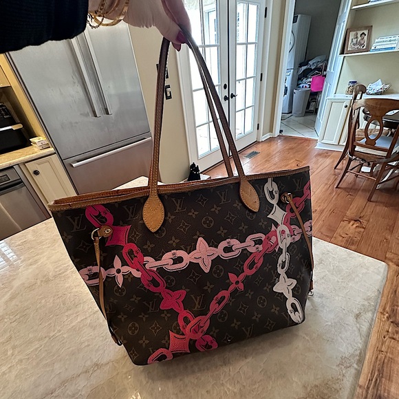 Louis Vuitton Monogram Limited Edition Neverfull MM Bay Chain - Picture 2 of 16